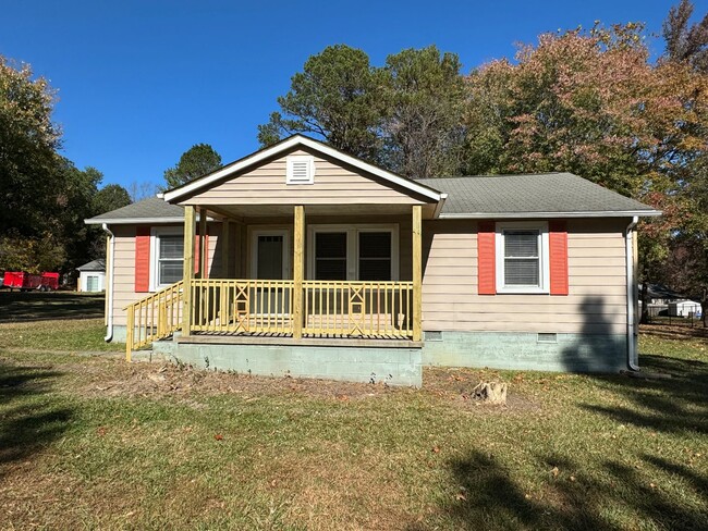 Primary Photo - SW - Front Porch, Living Area Plus DR, Bea...