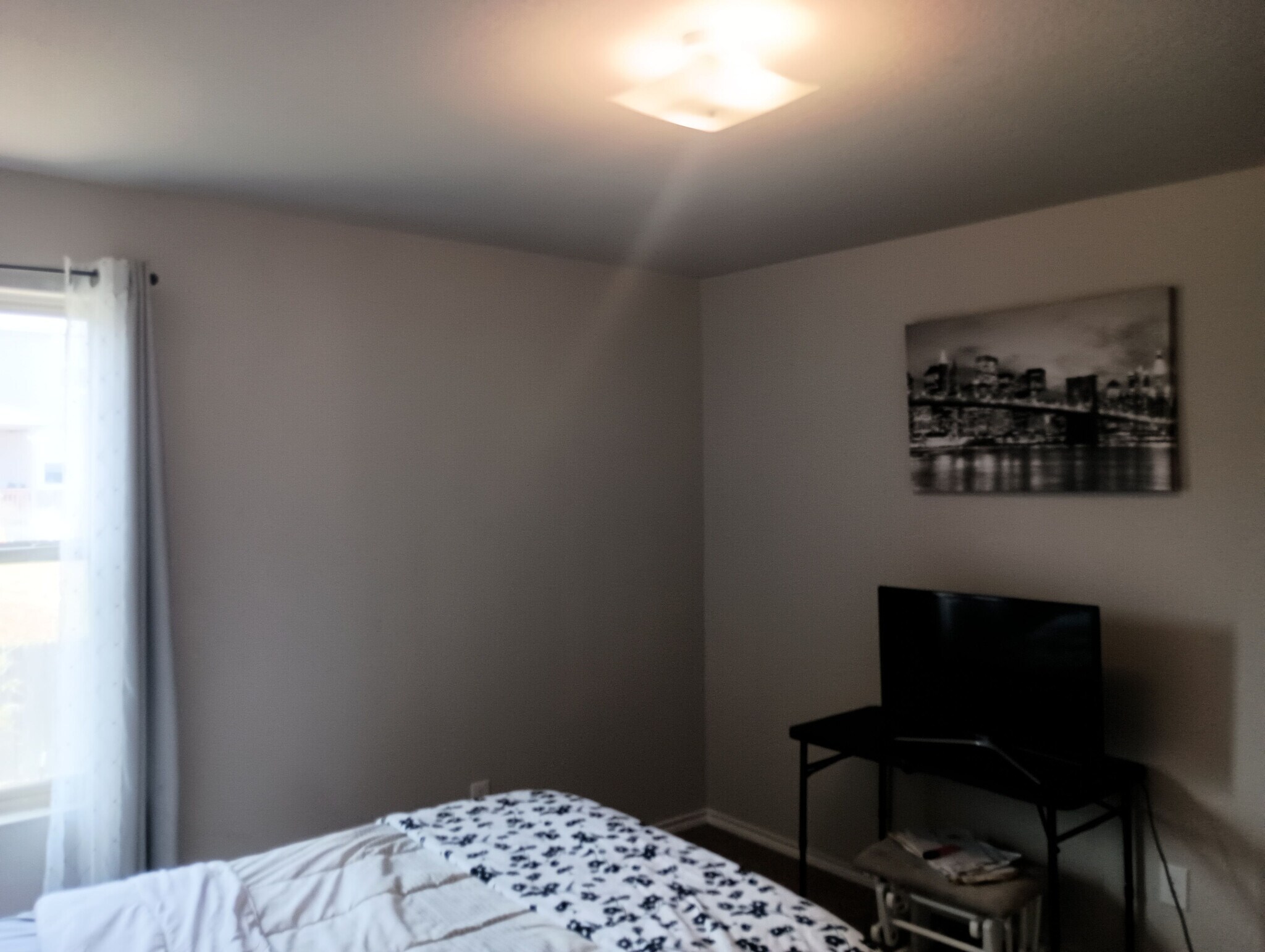 Building Photo - Room in House on Randolph Way