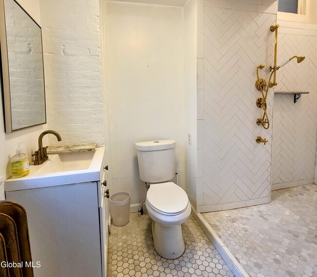 Building Photo - 199 2nd St