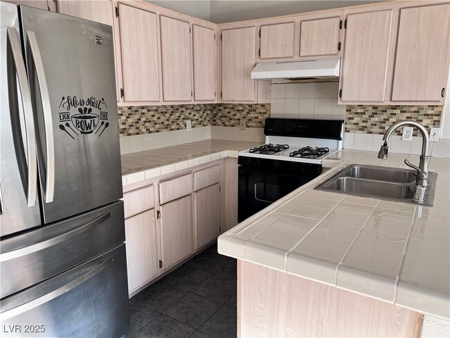 Building Photo - 3880 N Blue Wave Dr