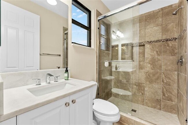 Building Photo - 9571 Eden Roc Ct