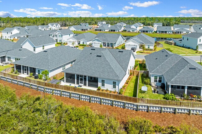 Building Photo - 197 Suwanee Dr