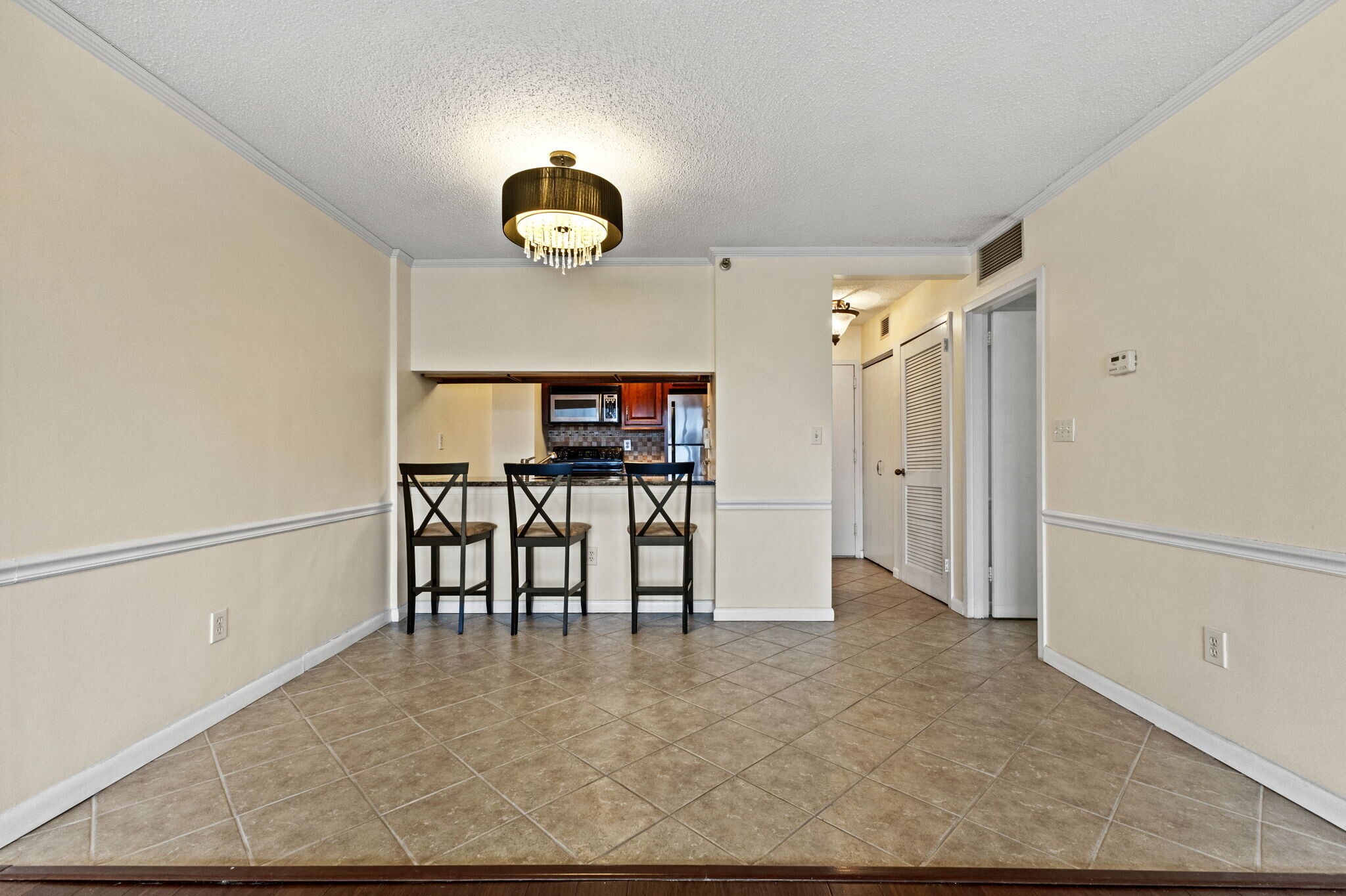 Building Photo - 25 Rockledge Ave