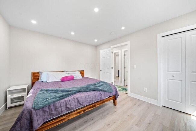 Building Photo - 299 Lombard Rd