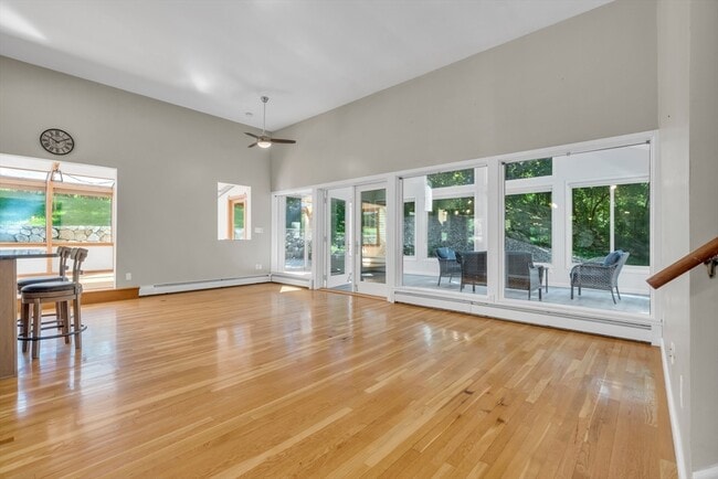 Building Photo - 606 Springs Rd