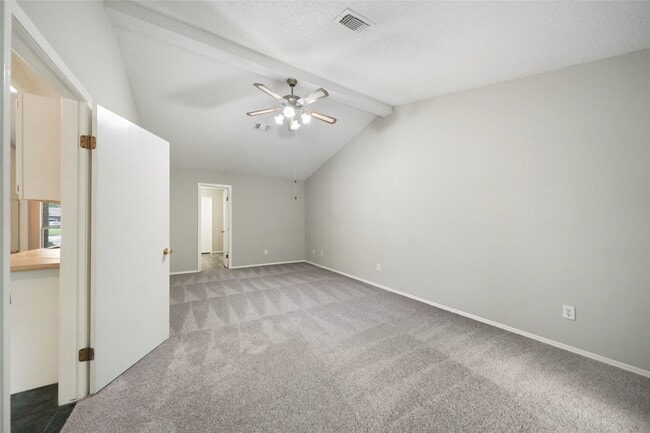 Building Photo - 3134 Village Park Dr