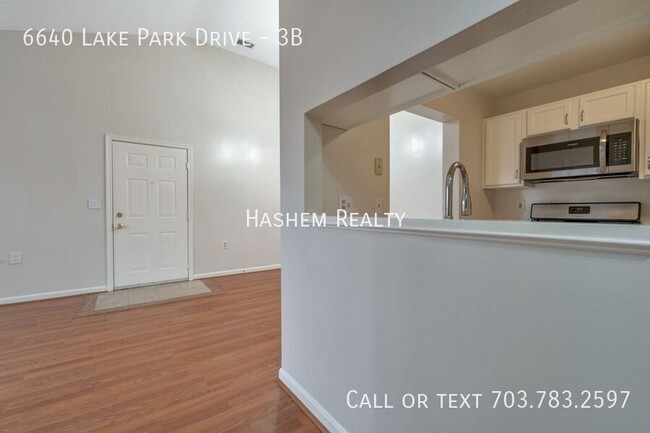 Building Photo - 6640 Lake Park Dr