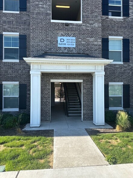 Building Photo - 5208 W Cannavale Ln