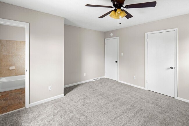 Building Photo - Spacious Ranch Home