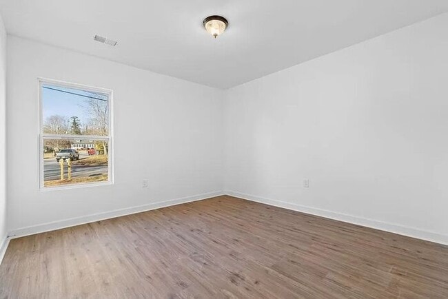 Building Photo - New Two Bedroom Townhouse for Rent! Two We...