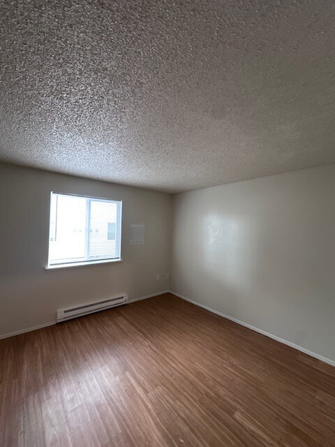 Building Photo - Charming 2-Bed Oasis with Modern Comforts on Powell Blvd.