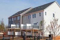 Building Photo - $1,000 Off 1st Month's Rent! Move-in Ready End-Unit Apartment in Crozet