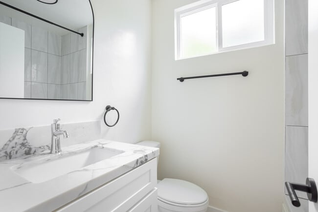 Building Photo - 1211 Detroit N St