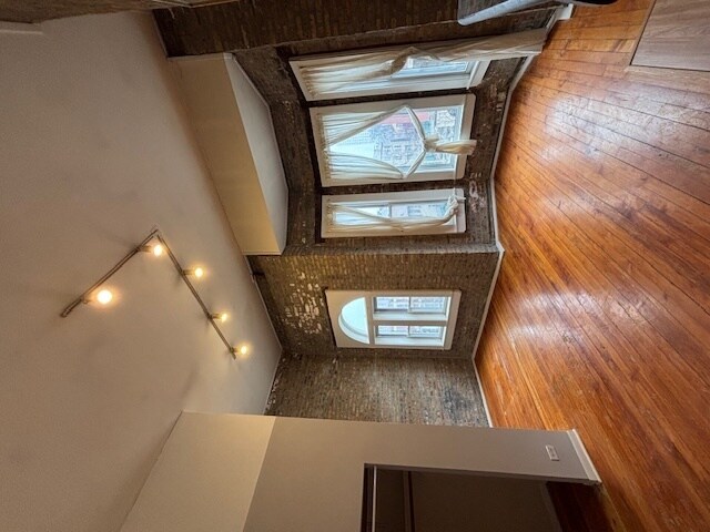 Building Photo - 1451 W Augusta Blvd