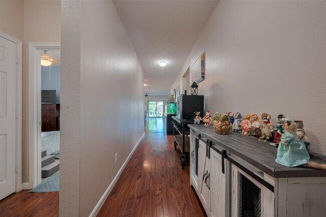 Building Photo - 4323 N Vineyard Meadow Ln