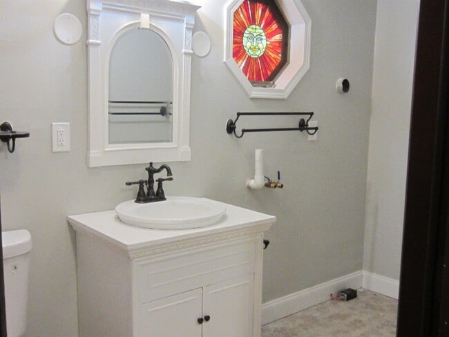 Building Photo - 174 Pattee Hill Rd