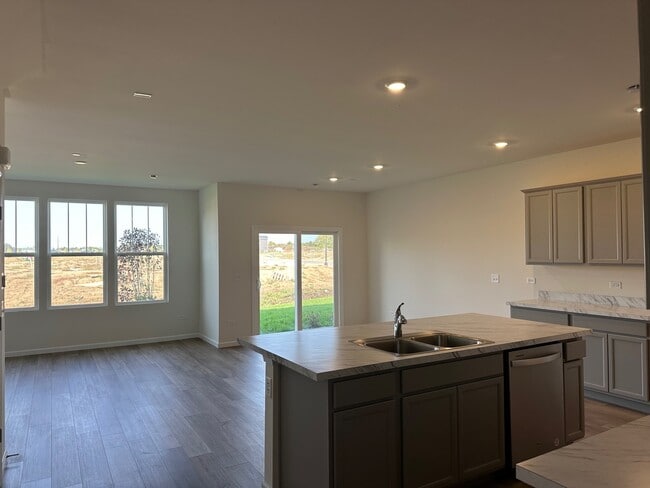 Building Photo - 2204 Horseshoe Cir