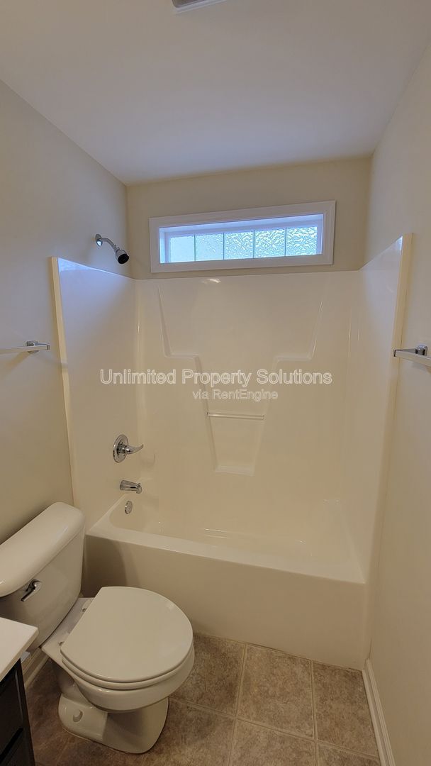 Building Photo - 226 Chambers St