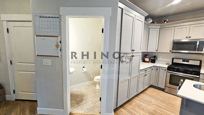 Building Photo - 213 Whitewater Dr