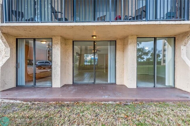 Building Photo - 3550 Blue Lake Dr