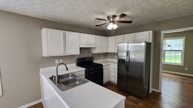 Building Photo - 5090 Edinborough Pl