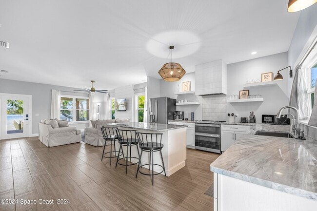 Building Photo - 19 Vip Is