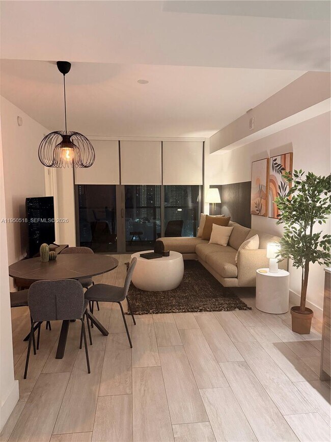 Building Photo - 121 NE 34th St