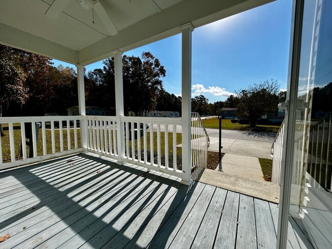 Building Photo - 3 Bedroom/2 bathroom home for rent