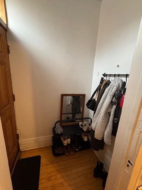 Building Photo - 2222 W Dickens Ave