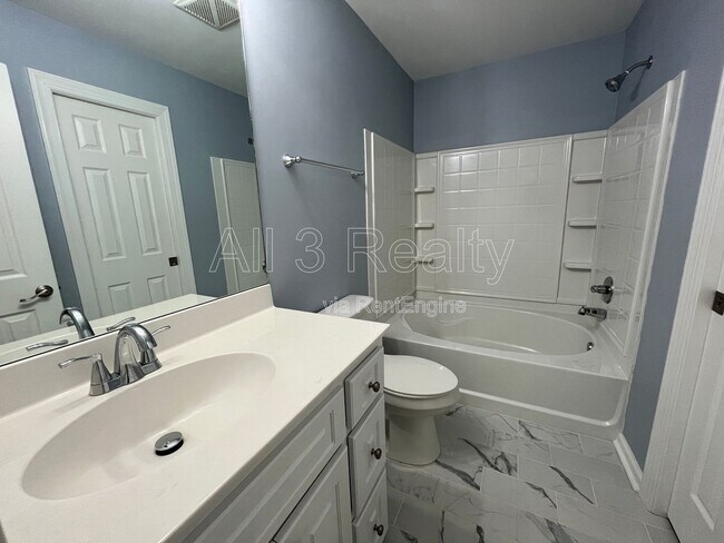 Building Photo - 1924 Wyngate Loop