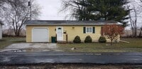 Building Photo - 1221 Garden Ln