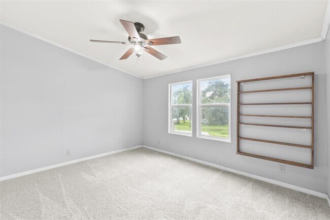 Building Photo - 319 S Skains Chapel Rd