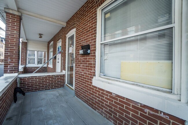 Building Photo - ? Spacious 3-Bedroom Home in Allentown – M...