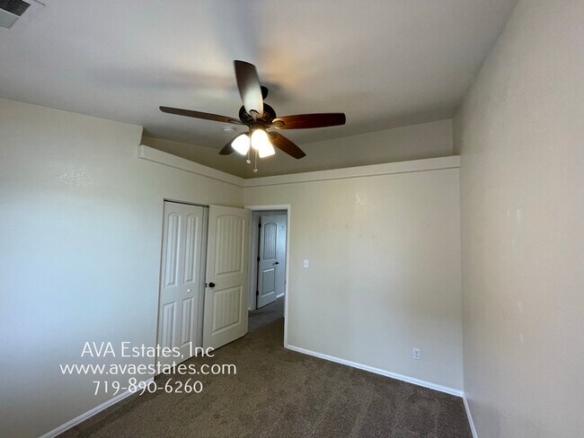 Building Photo - 717 E Laporte Dr