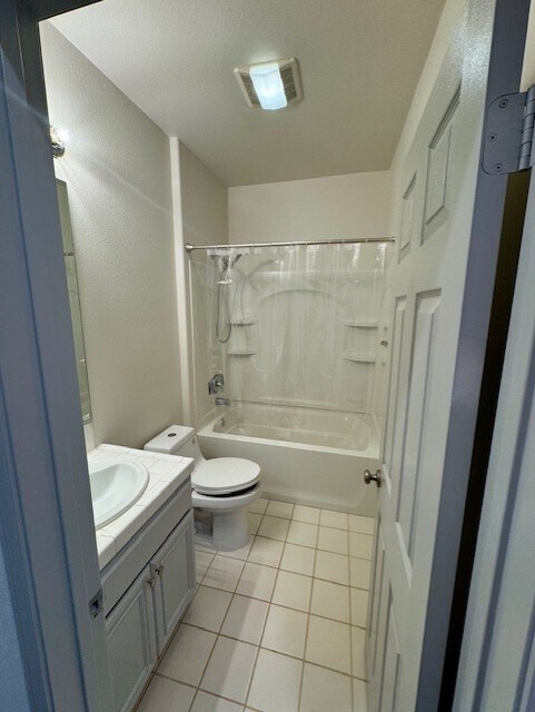 Building Photo - 25410 Huxley Dr