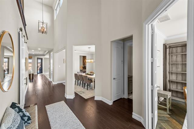 Building Photo - 2881 Redfern Dr
