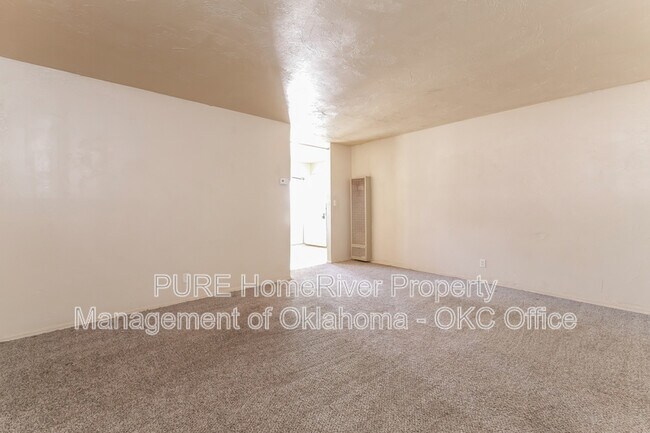 Building Photo - 3906 S Hudson Ave