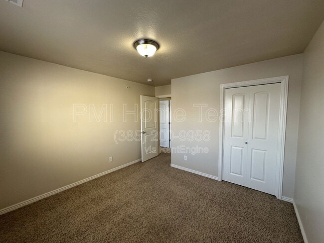 Building Photo - 2510 Charleston Ave