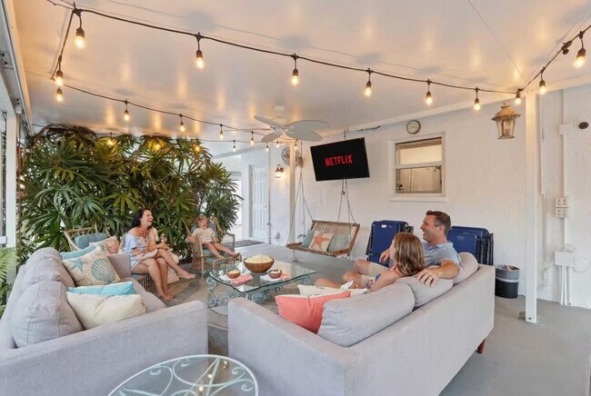 Building Photo - 1905 Meadow Ct