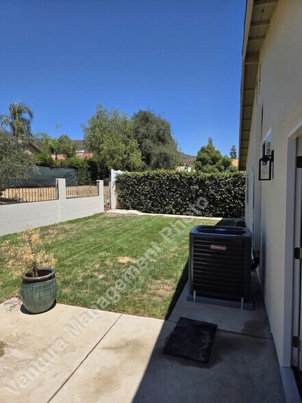 Building Photo - 5665 Meadow Vista Way