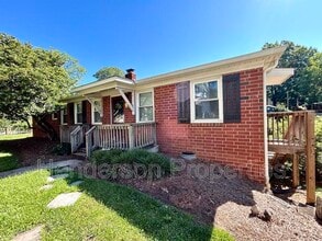 Building Photo - 1526 Landis Ave
