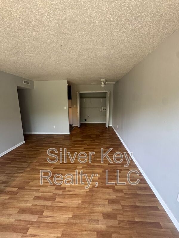 Building Photo - 311 Sunset Dr