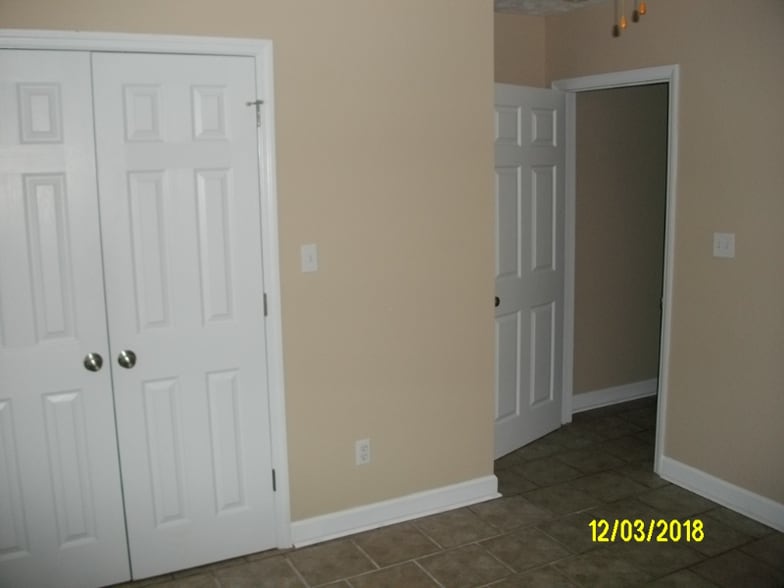 Building Photo - 1606 Denim Dr