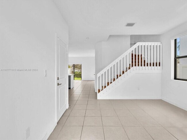Building Photo - 4 bedroom in Miami Gardens FL 33169