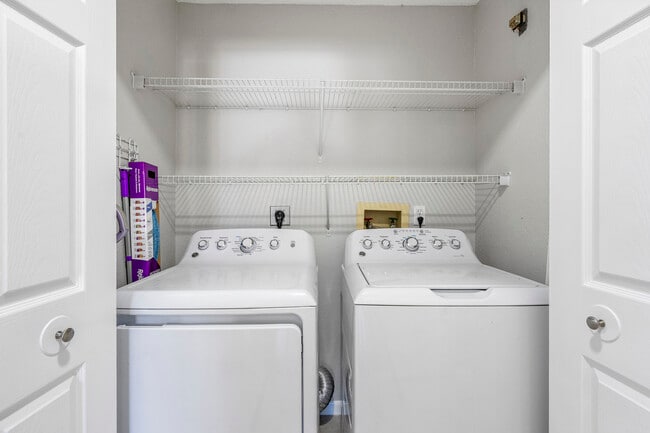 Building Photo - 7360 Ulmerton Rd