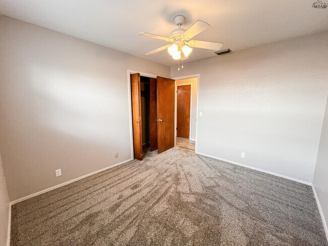 Building Photo - 5533 Briargrove Dr