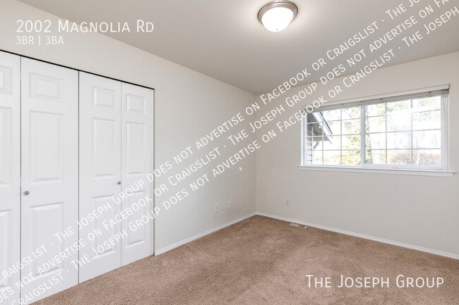 Building Photo - 2002 Magnolia Rd