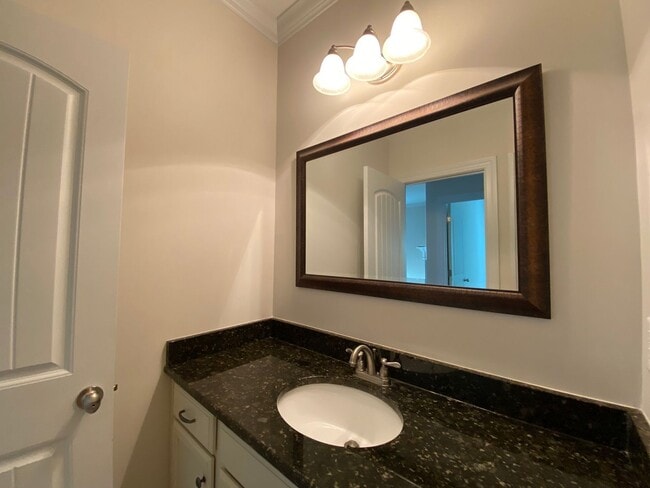 Building Photo - 5BR + # Full Bath Home in The Retreat at B...