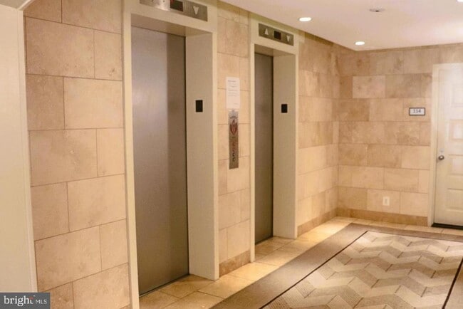 Building Photo - 8350 Greensboro Dr