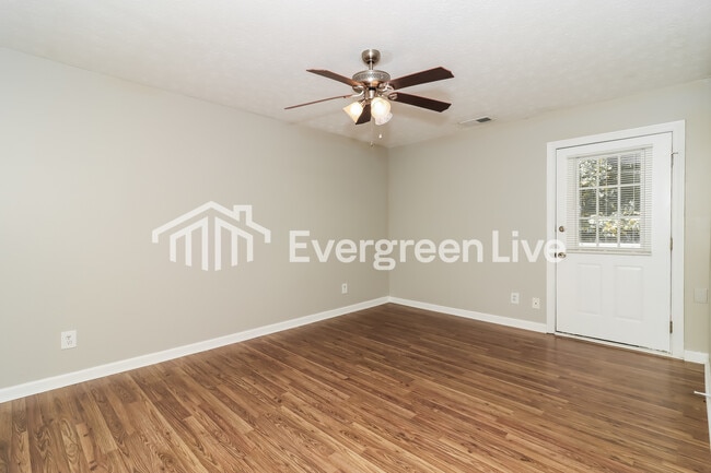 Building Photo - 4947 Farmstead Ct NE